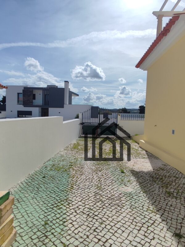 1740655954269 1740655954269