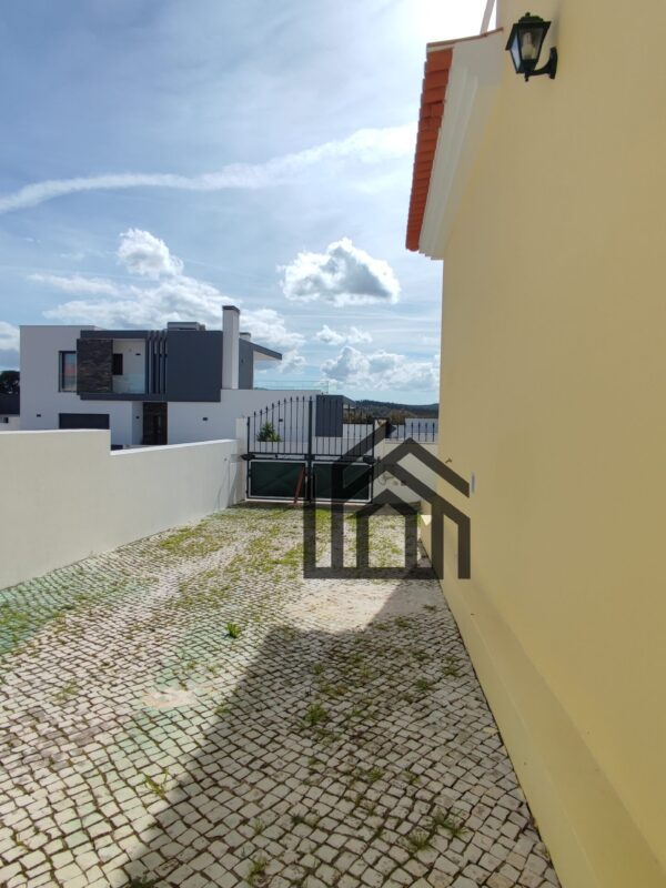 1740655954281 1740655954281