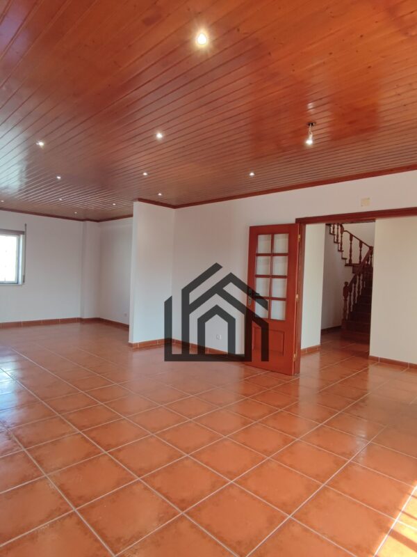 1740655954626 1740655954626