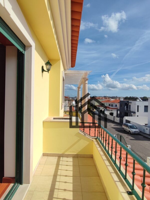 1740655954758 1740655954758