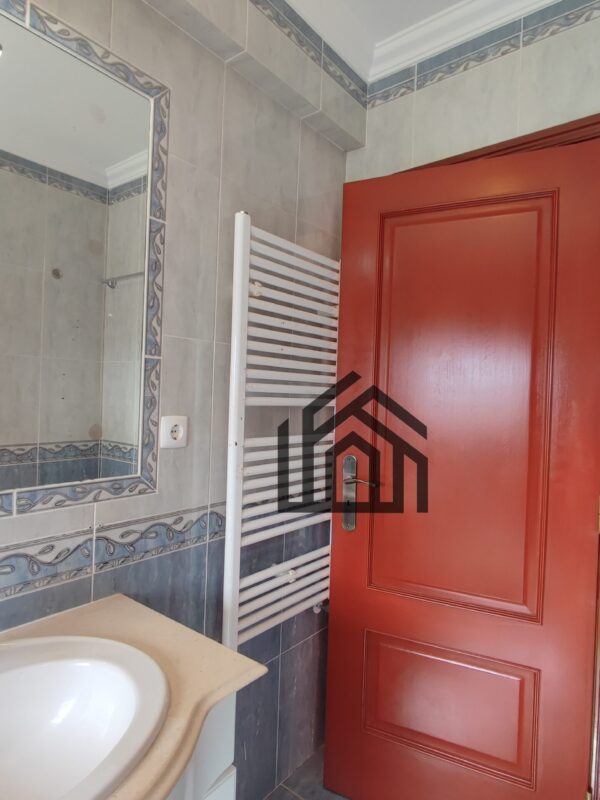 1740655954806 1740655954806