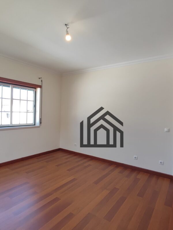 1740655954854 1740655954854