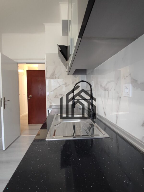 CP_1011 (23) CP_1011 (23)