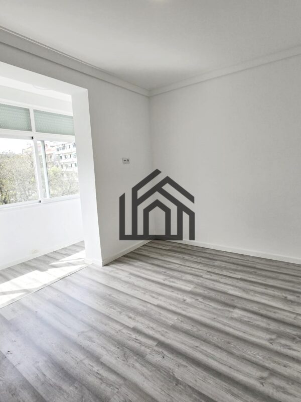 1744803306088 1744803306088