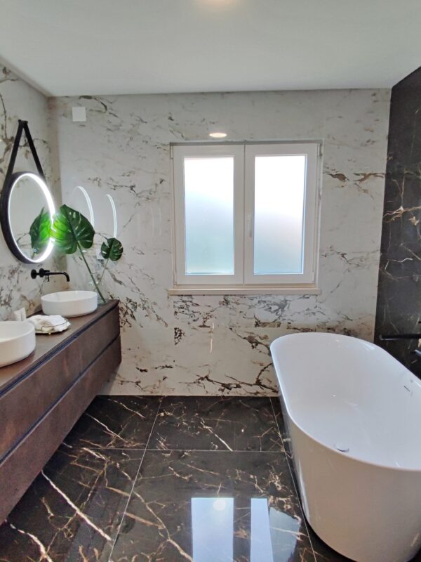 1751462835497 1751462835497